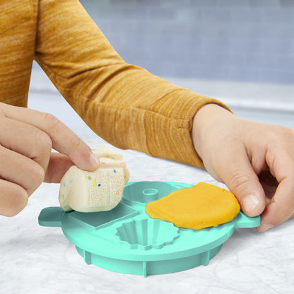 Set Play-Doh Kitchen Creations - Mixerul magic